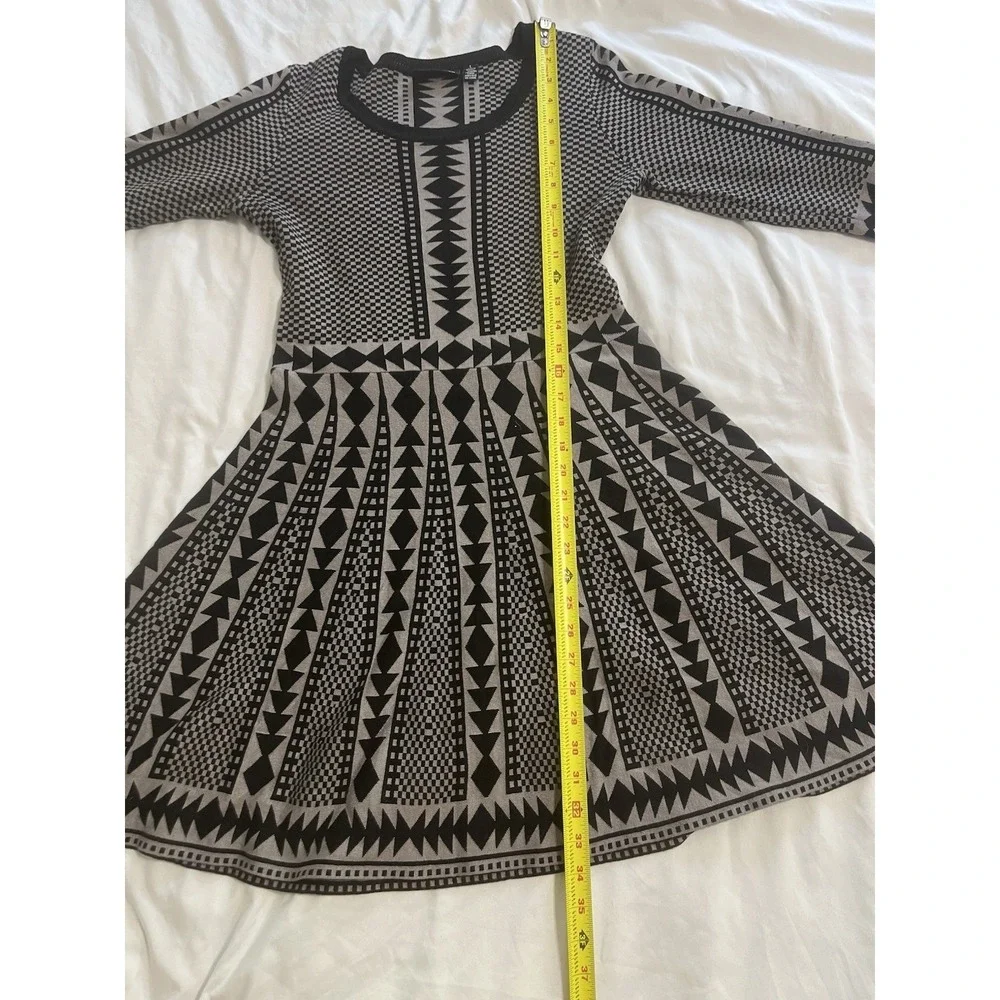 Nina Leonard Sweater Dress Women's‎ Large Black Brown Geo Print Rayon Round Neck